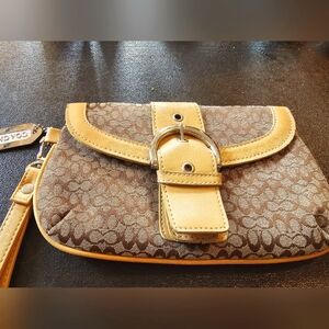 Coach Signature Vintage wristlet tan n brown